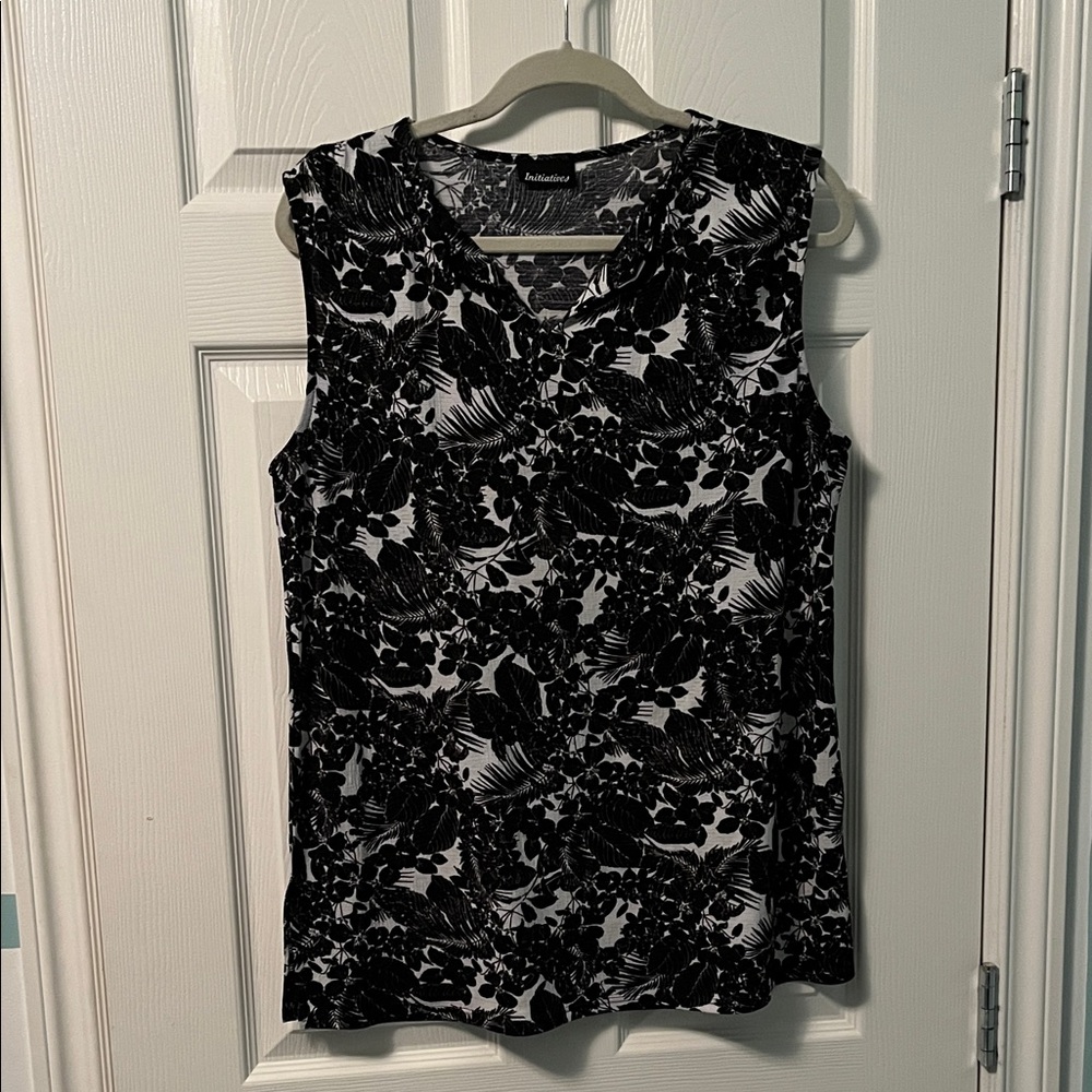Elegant Black and White Floral Tank Top